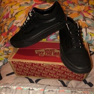 OLD SKOOL BLACK VANS